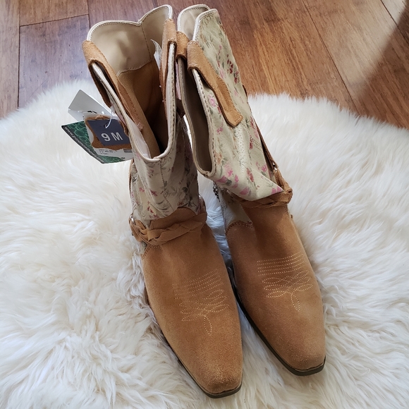 Santa Fe Co. Floral Suede Leather Western Boots - Picture 2 of 8